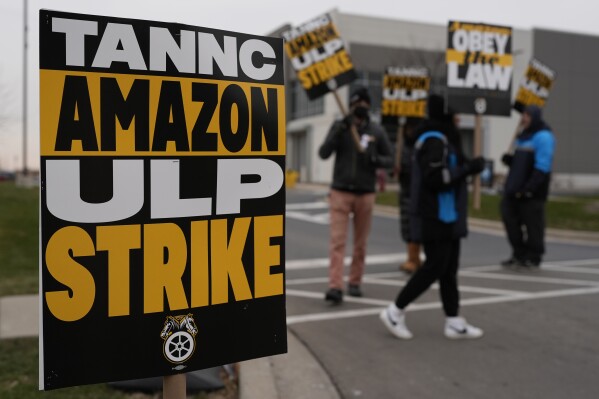 Amazon workers continue strike four days from Christmas